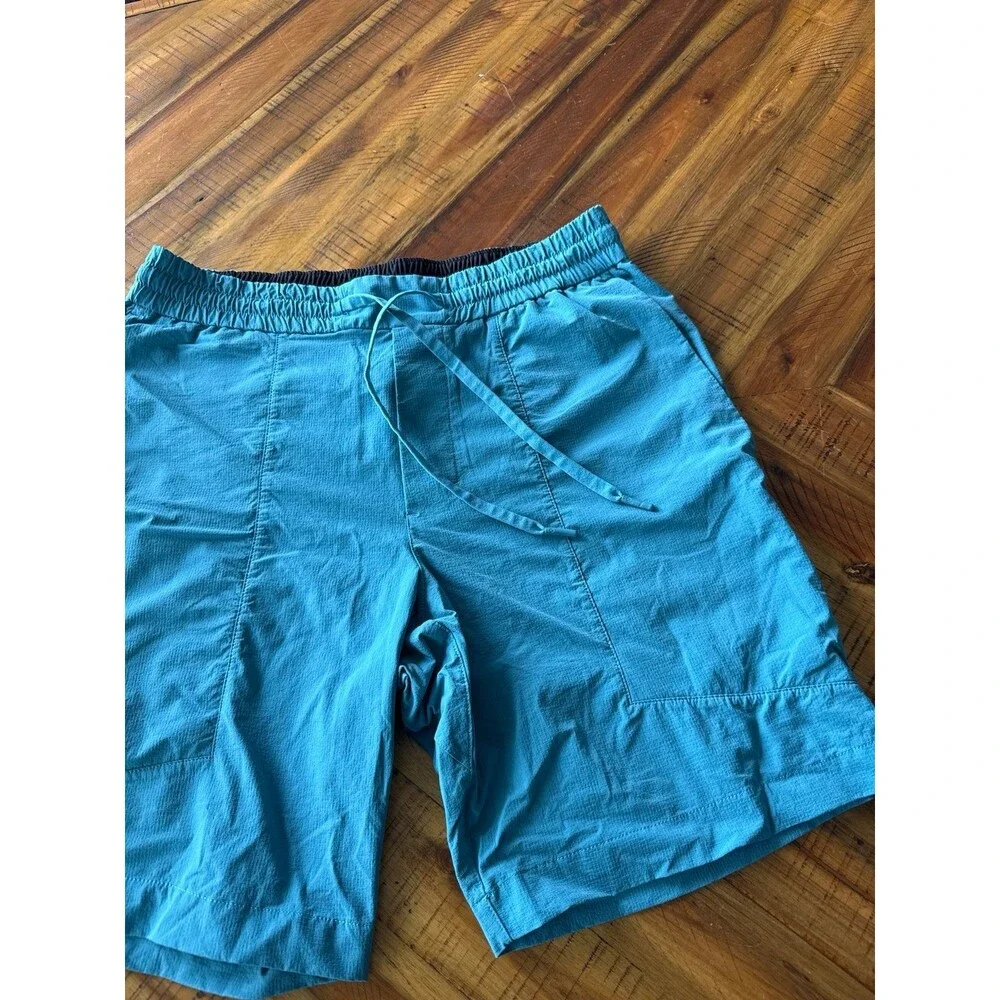 Lululemon Bowline Ripstop Shorts Men’s M Teal 8 Inch inseam EUC